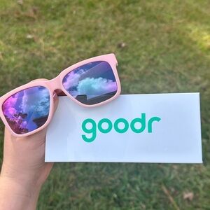 🩷 Goodr FLOATING Pink Sunglasses 🩷